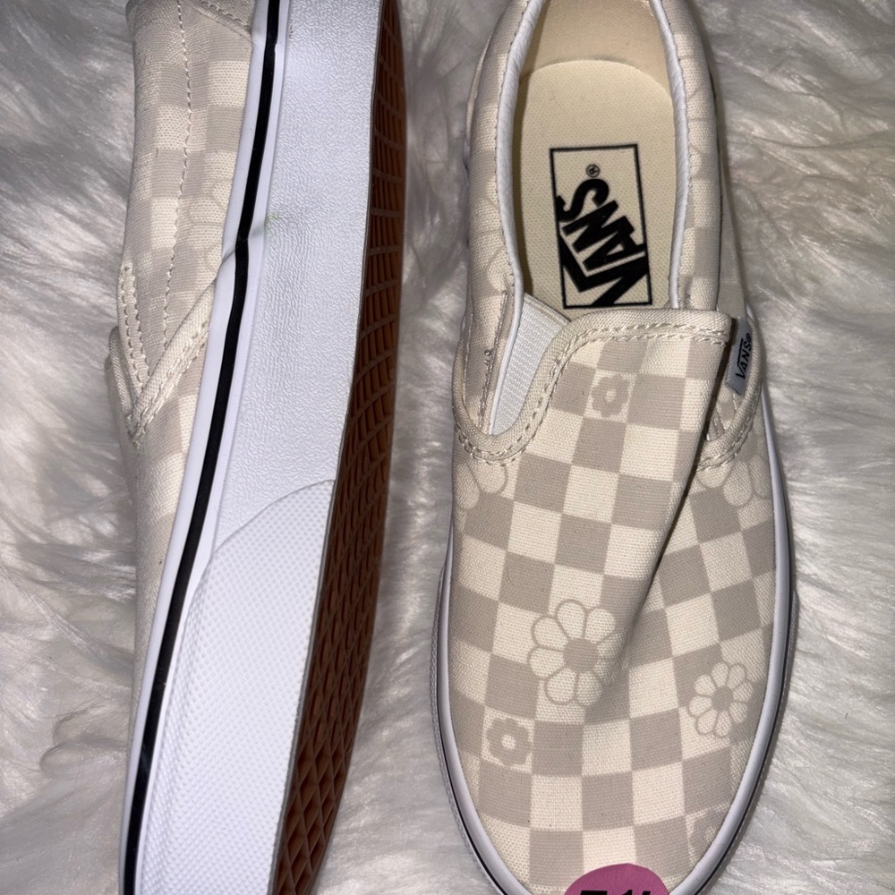 Vans - Picture 2 of 3